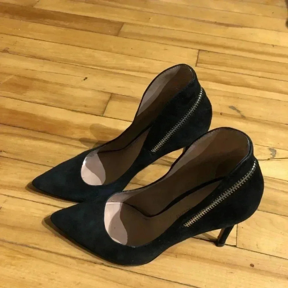 Enzo Angiolini classic pumps